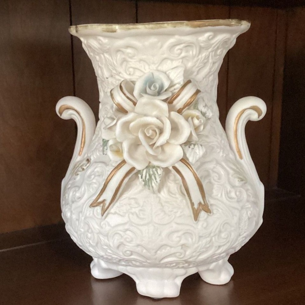 White Porcelain Vase Embossed‎ Floral Roses Ribbon Gold Accents Elegant Decor